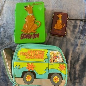 Scooby doo vintage lunch box and containers